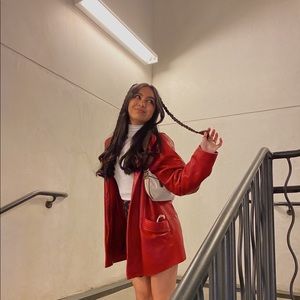 Meet your Posher, Hannah